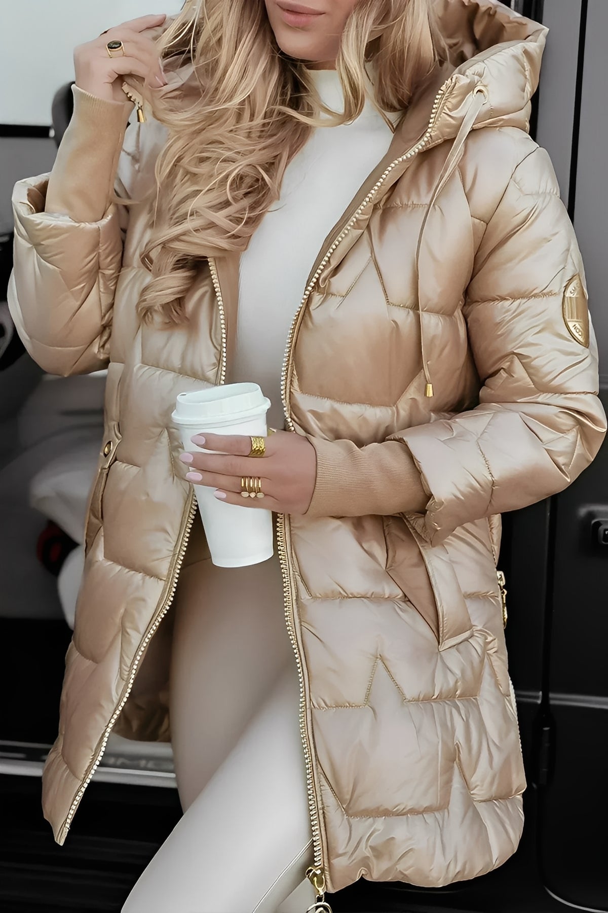 Maria – elegancki płaszcz zimowy z kapturem